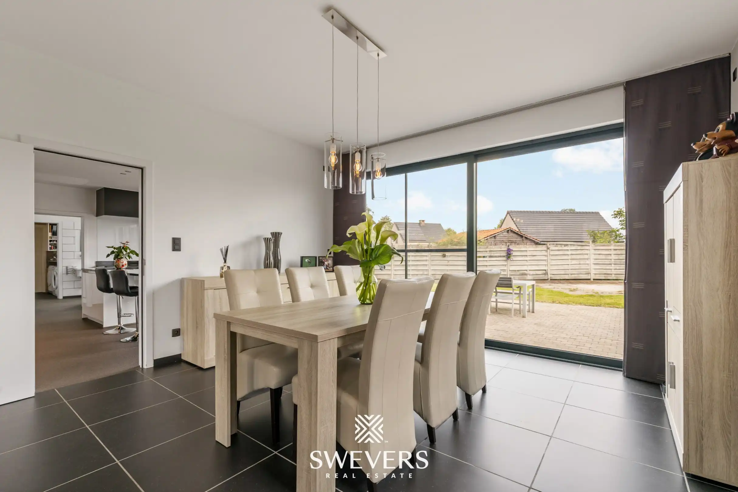 Ruime instapklare woning met 5 slaapkamers en praktijkruimte foto 10
