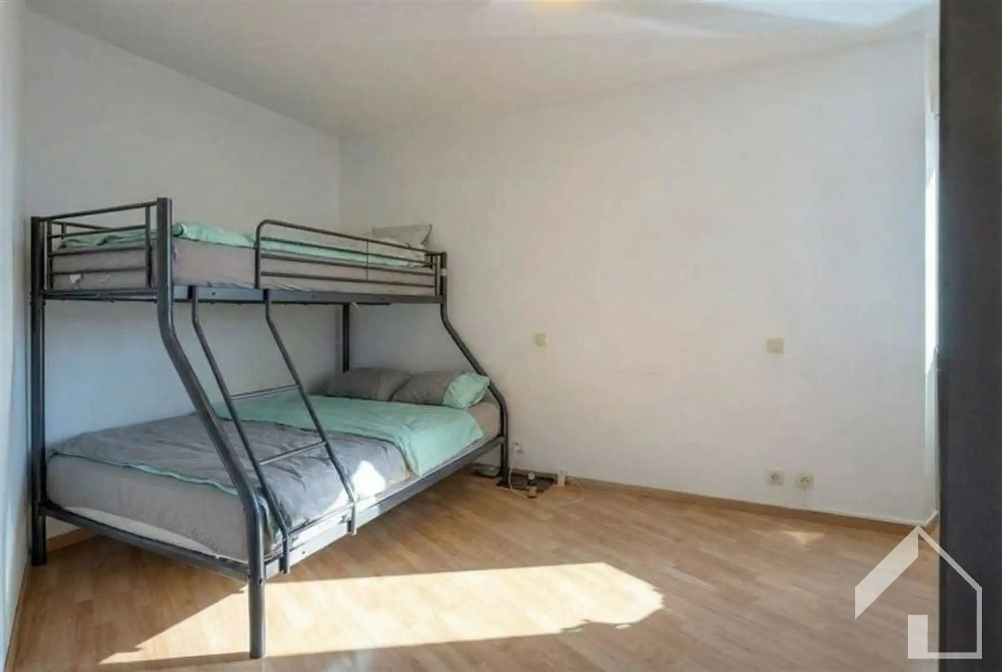 Appartement met 2 slaapkamers, terras, gemeenschappelijke tuin en lift. Optioneel Garagebox foto 6