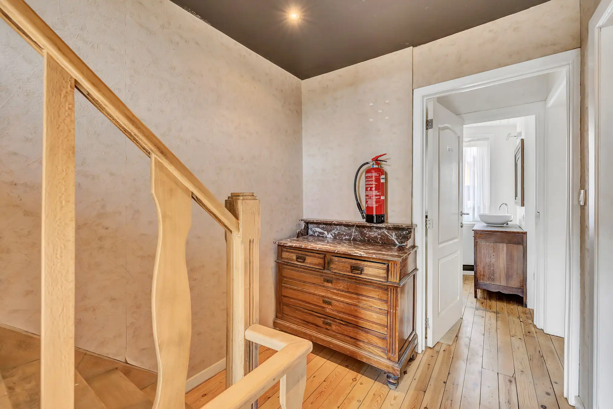 Instapklaar triplex of opbrengsteigendom met 5 slpks foto 13