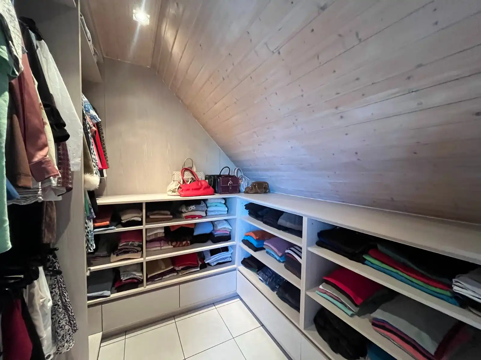 Instapklare alleenstaande woning in rustige wijk nabij centrum Waregem  te koop foto 17