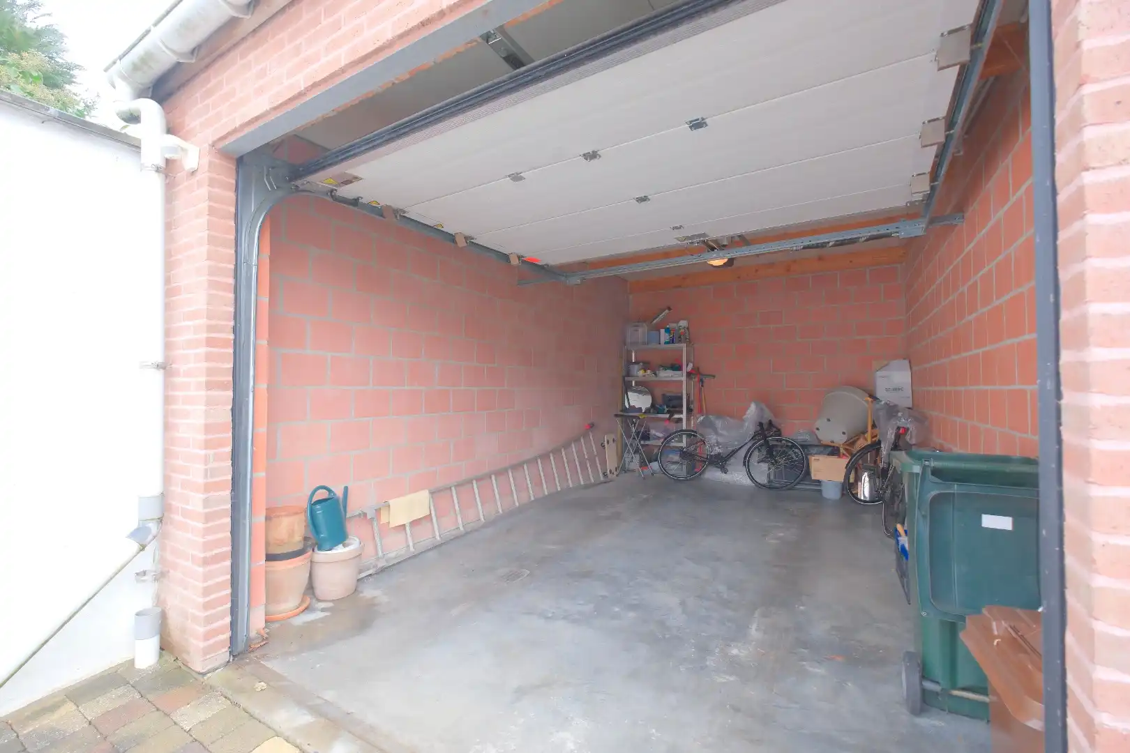 Garage foto 2