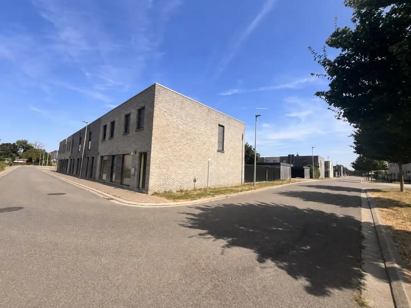 Recente woning met 3 slks, carport, tuin,... foto 16