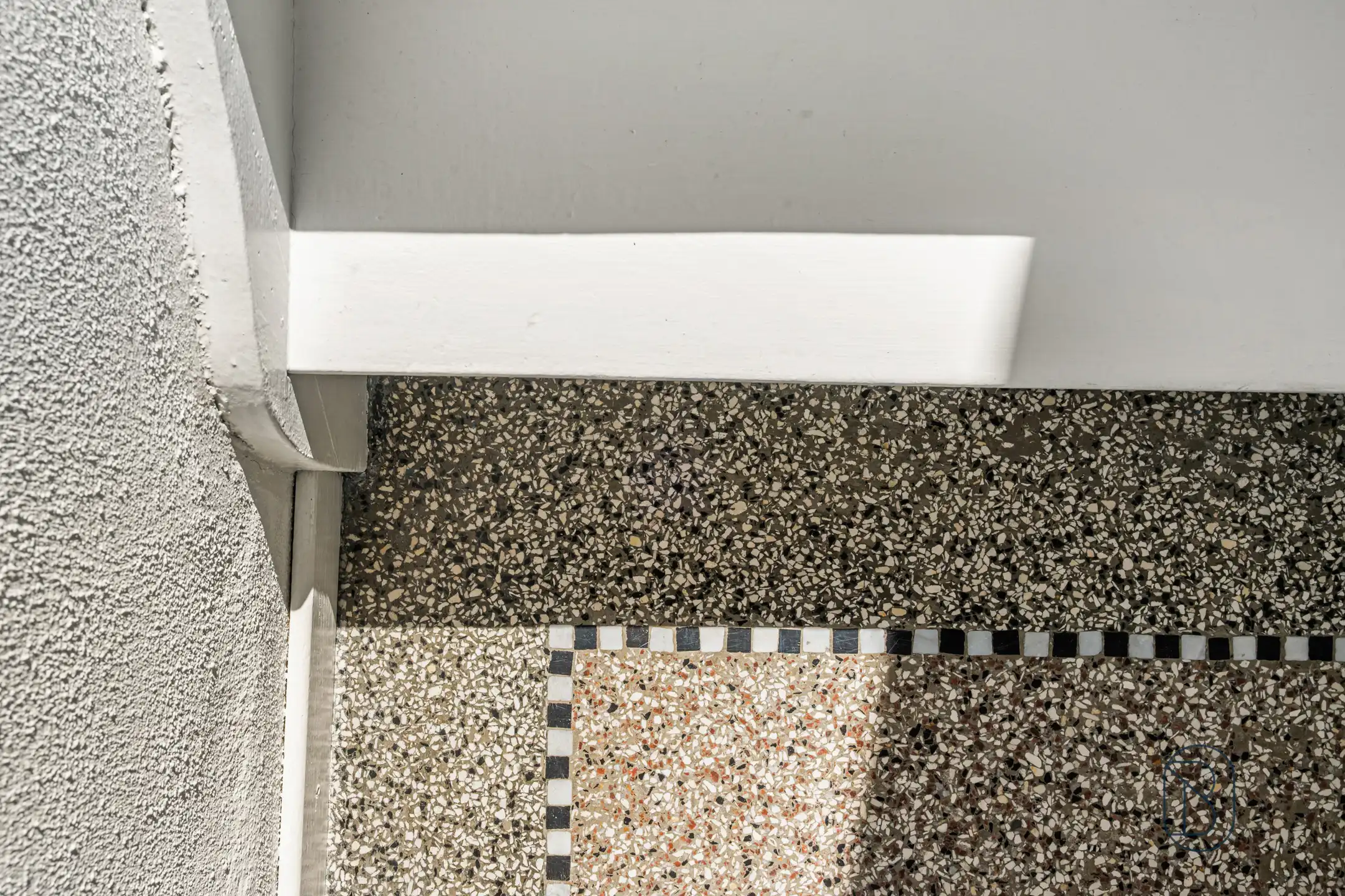 Instapklare woning met zonnige tuin in hartje Kortrijk foto 18