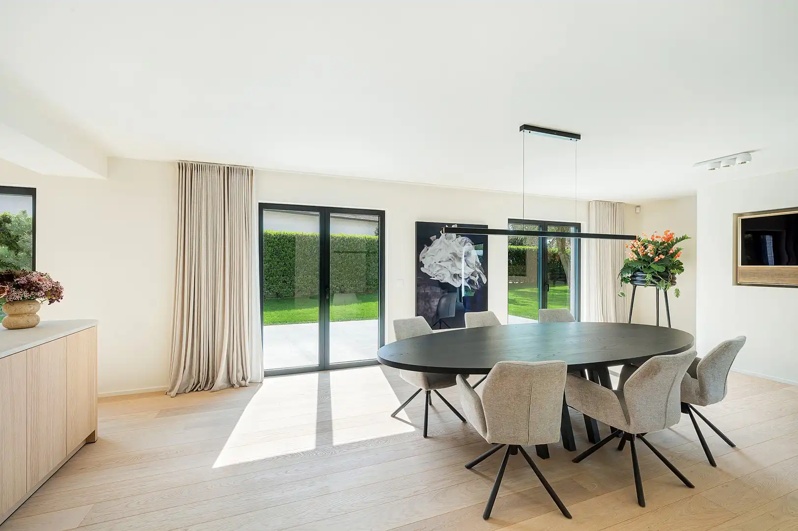 Prachtig gerenoveerde villa, rustig gelegen in een residentiële omgeving aan de rand van Knokke. foto 4