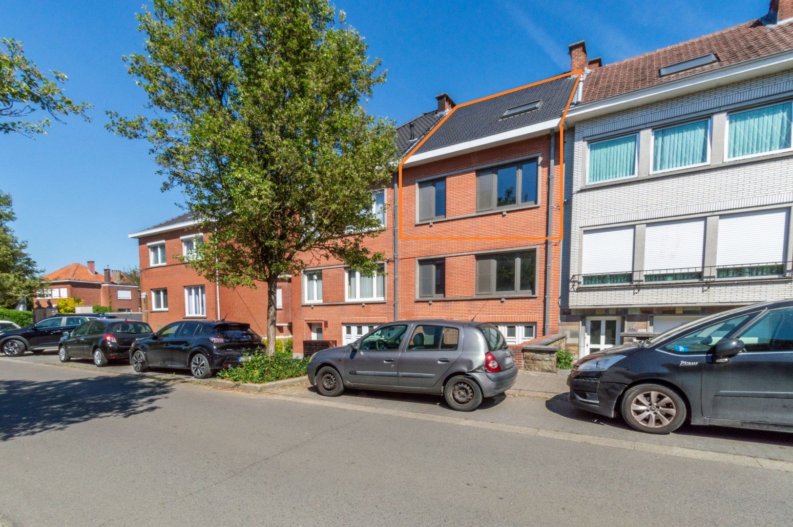 APPARTEMENT MET 2 SLP (3MOGELIJK), TERRAS & TUIN ! foto {{pictureIndex}}