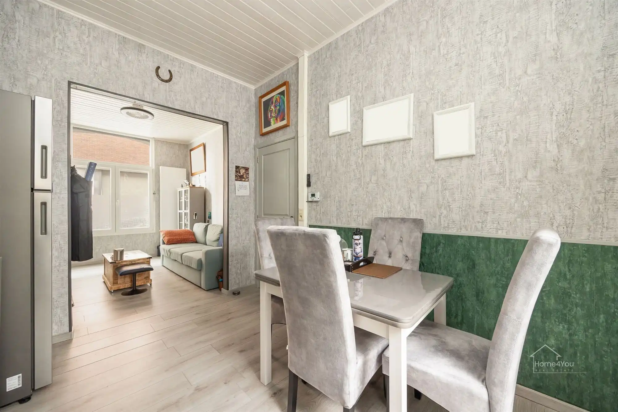 Gerenoveerde woning met vier slaapkamers in Merksem! foto 5