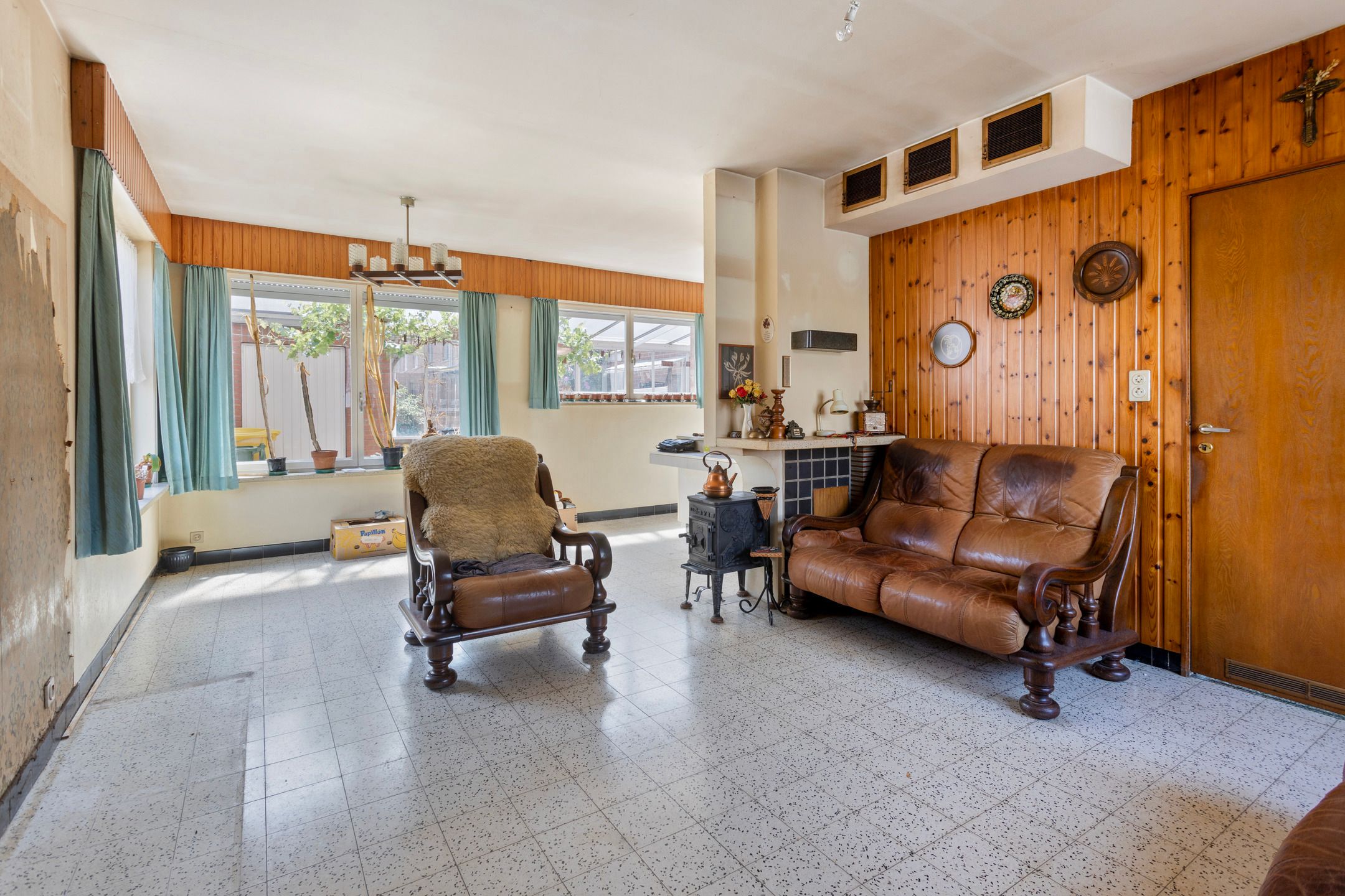 Te renoveren woning op centrale ligging foto 3