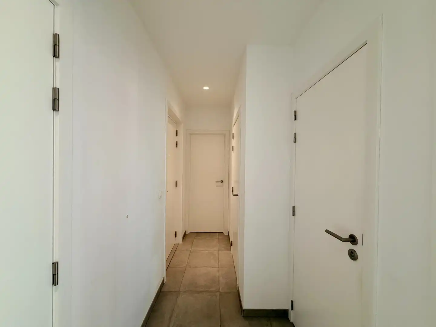 Recent 2-slaapkamerappartement met garage te Tielt! foto 7