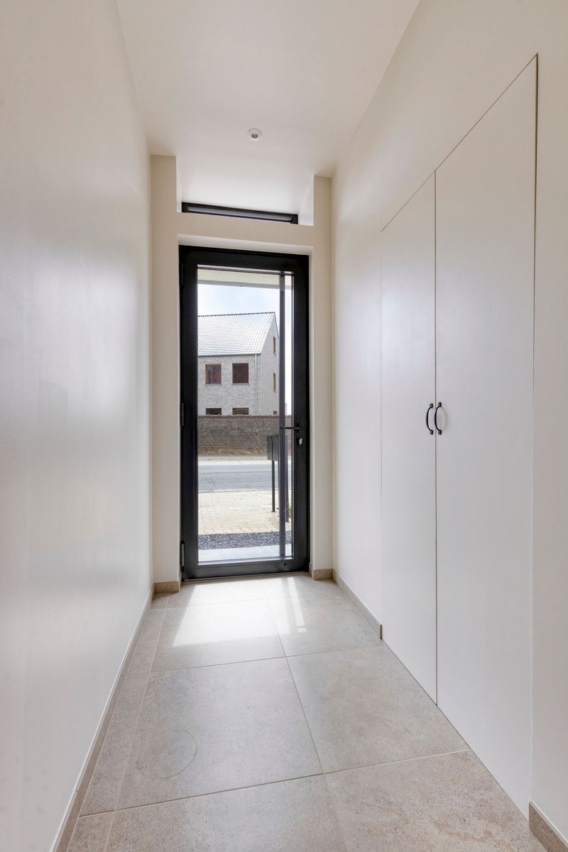 Luxe appartement met terras en parkeerplaats. foto 14