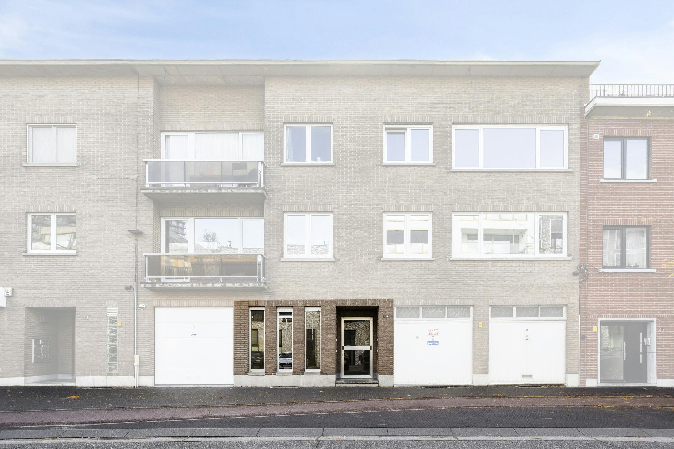 Gelijkvloers appartement met 1 slaapkamer en tuin te koop in Wilrijk foto 2