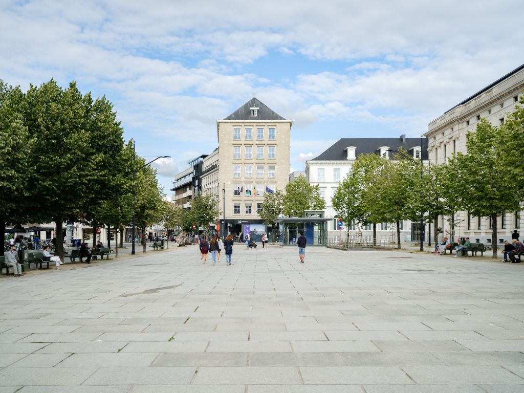 Stijlvol en luxueus tweeslaapkamerappartement met ruim terras aan de Kouter foto 13