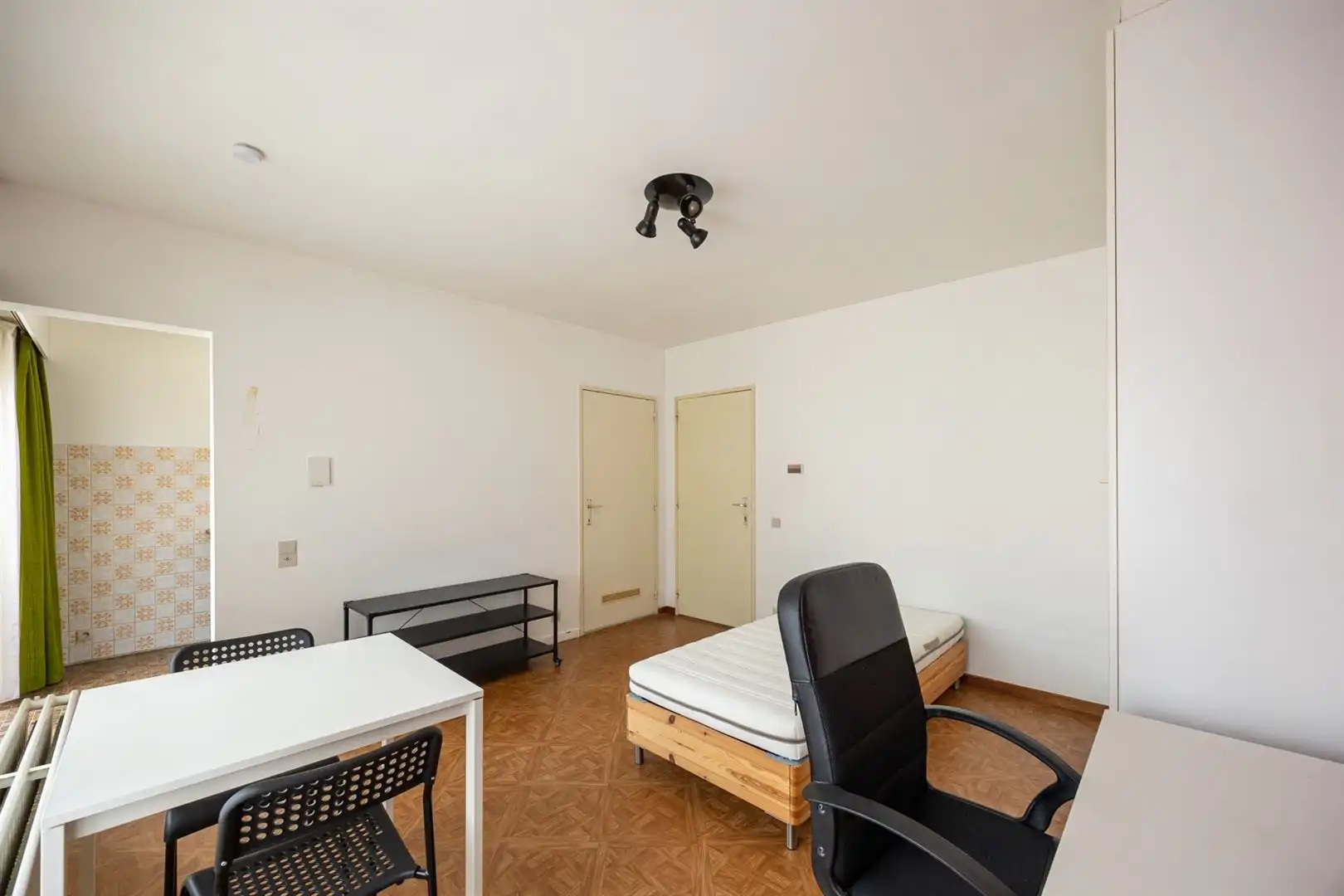 Studio nabij dorpskern Kapellen foto 4