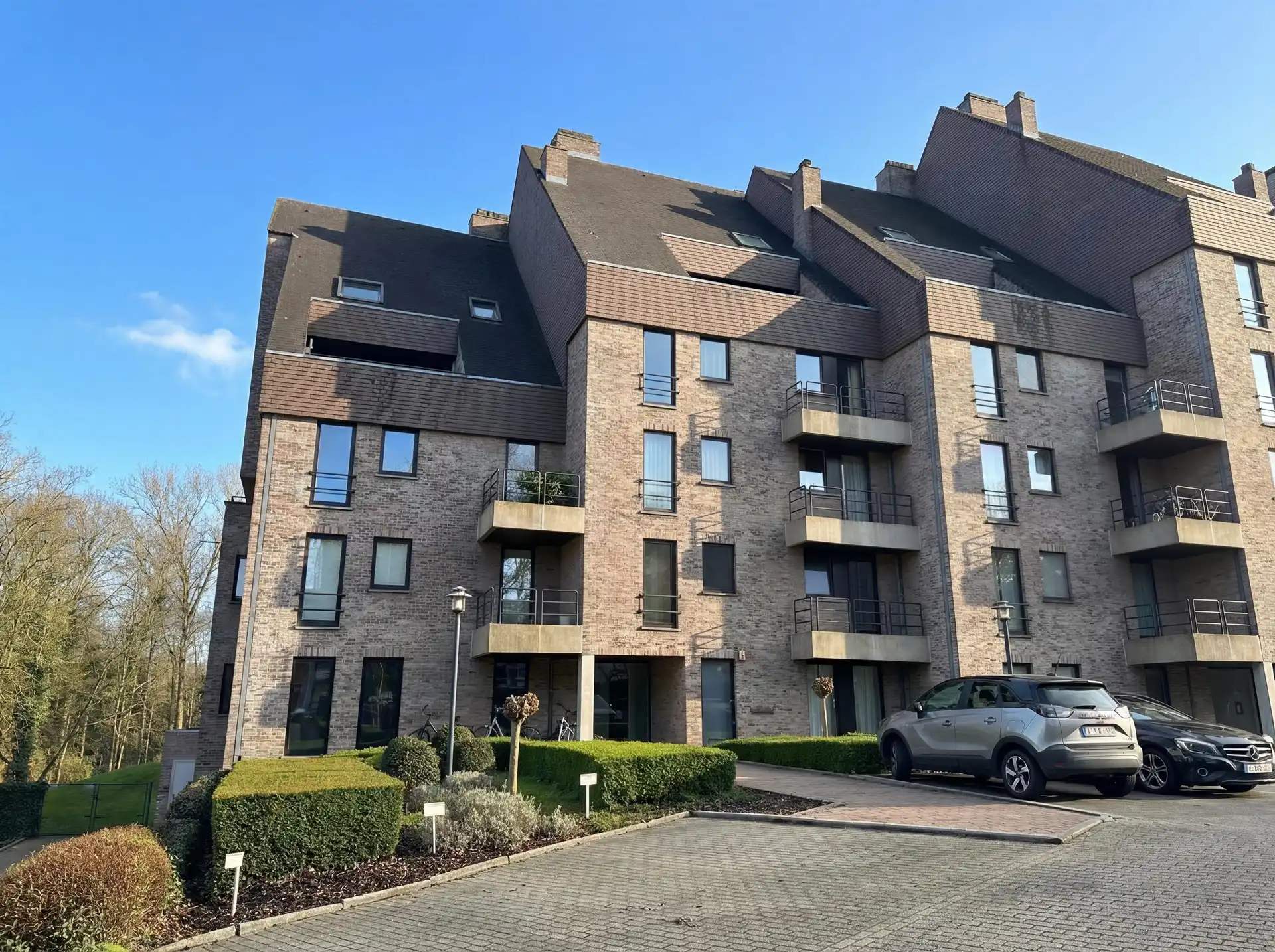 Ruim duplex-appartement met 3 slaapkamers en 2 autostaanplaatsen foto 21