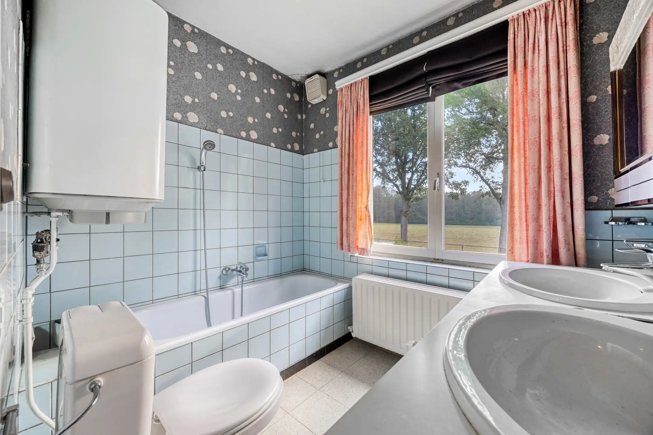 Halfopen woning met renovatiepotentieel te 's-Gravenwezel foto 23
