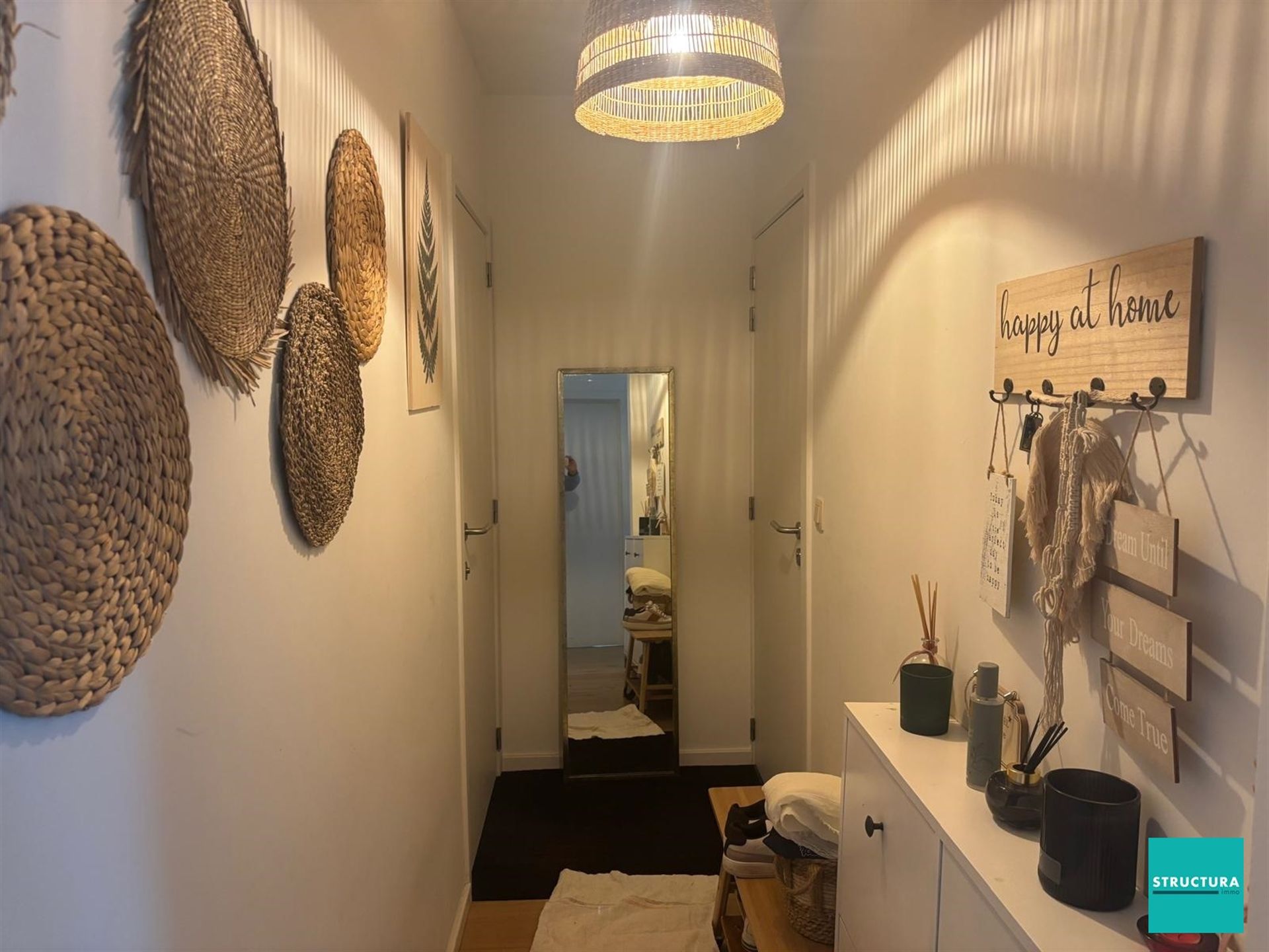 BEZOEKEN VOLZET! Luxe duplex met 3 kamers en 2 terrassen in het hart van Regelem! foto 3