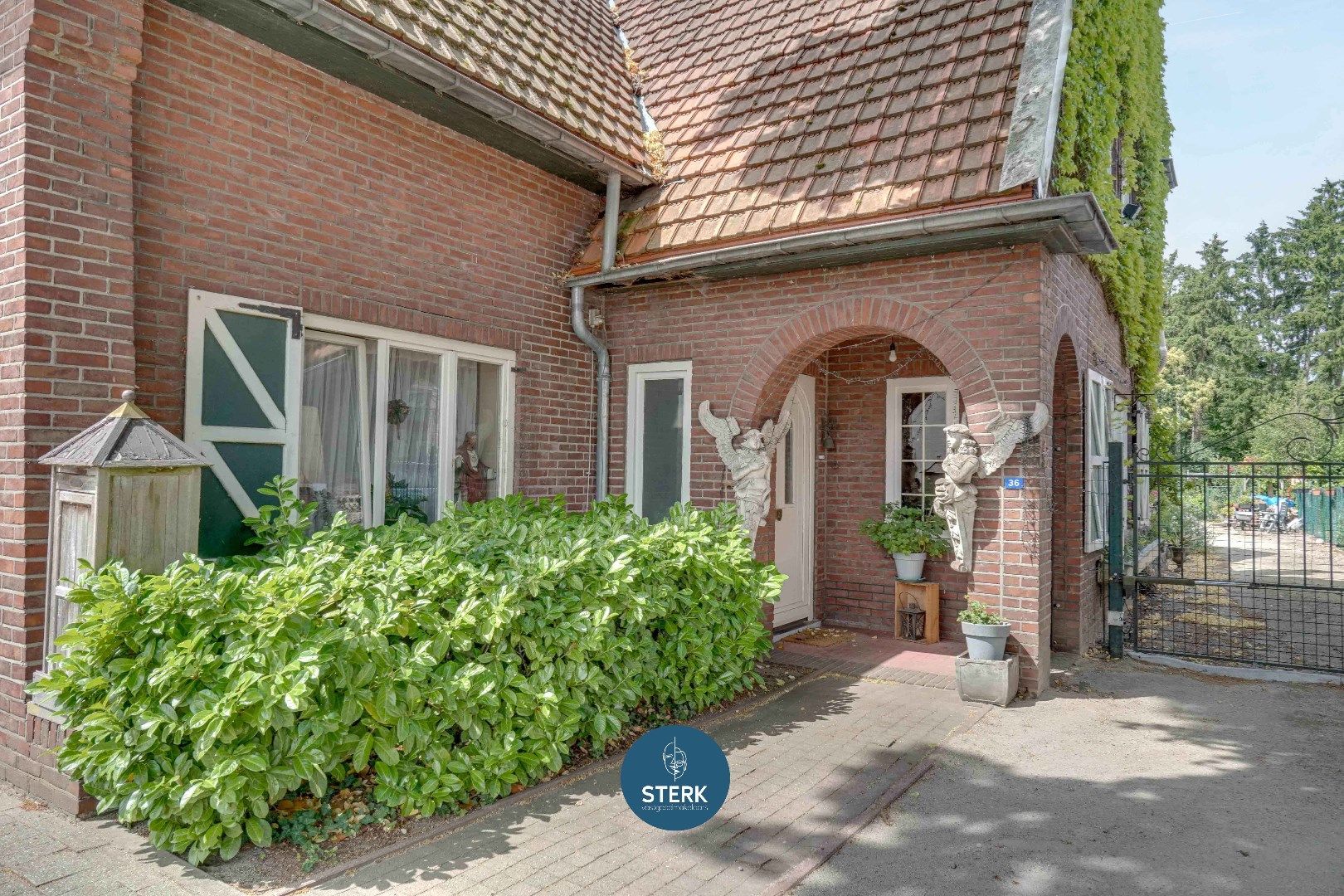 CHARMANTE WONING MET EEN RUIME BEWOONBARE OPP. VAN 400 M² TE REKEM !  foto 5