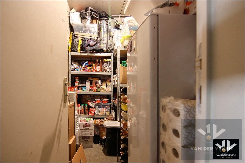Instapklaar 2 slpk-appartement aan de standsrand van Genk foto 18