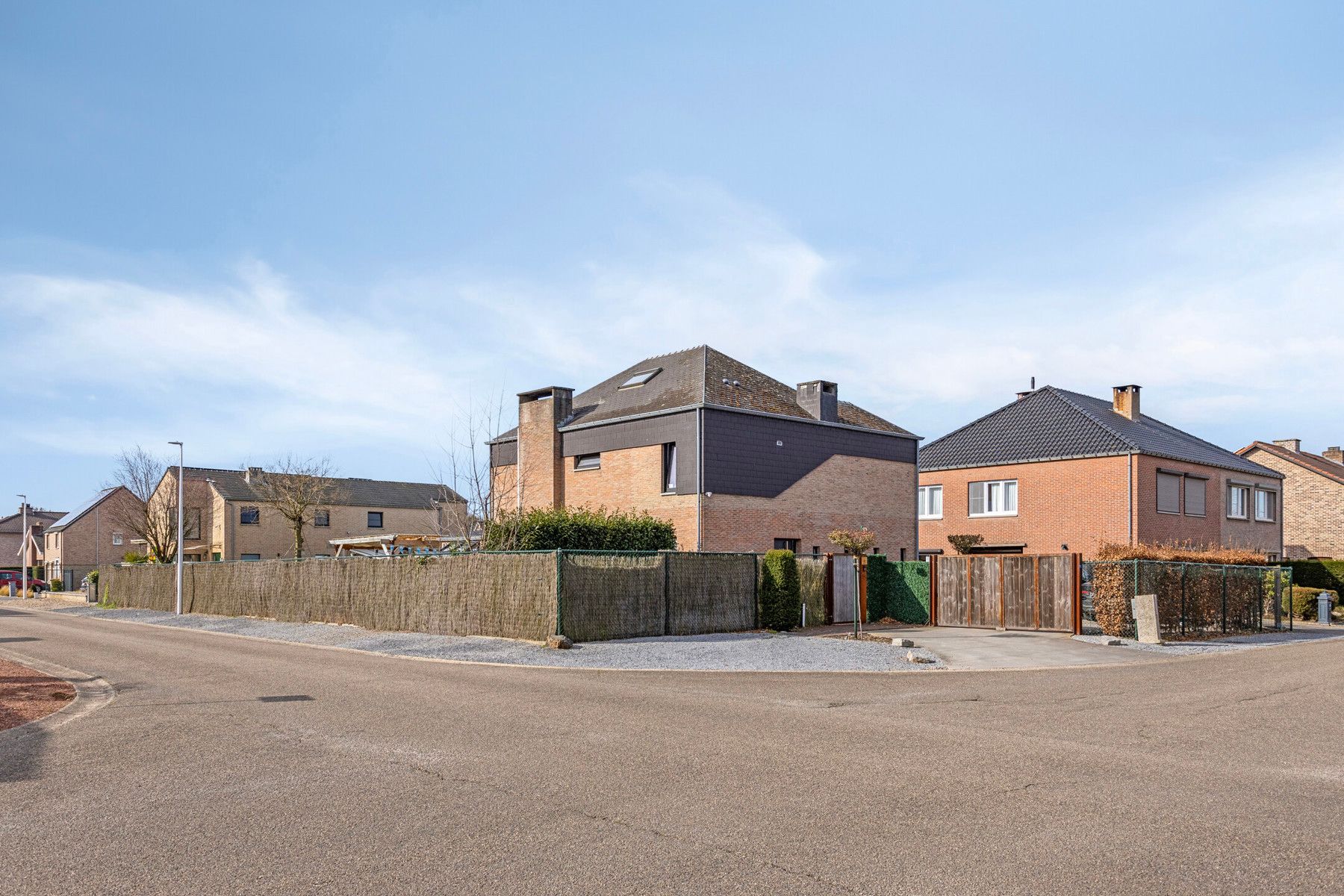 karaktervolle woning op ruim perceel foto 2