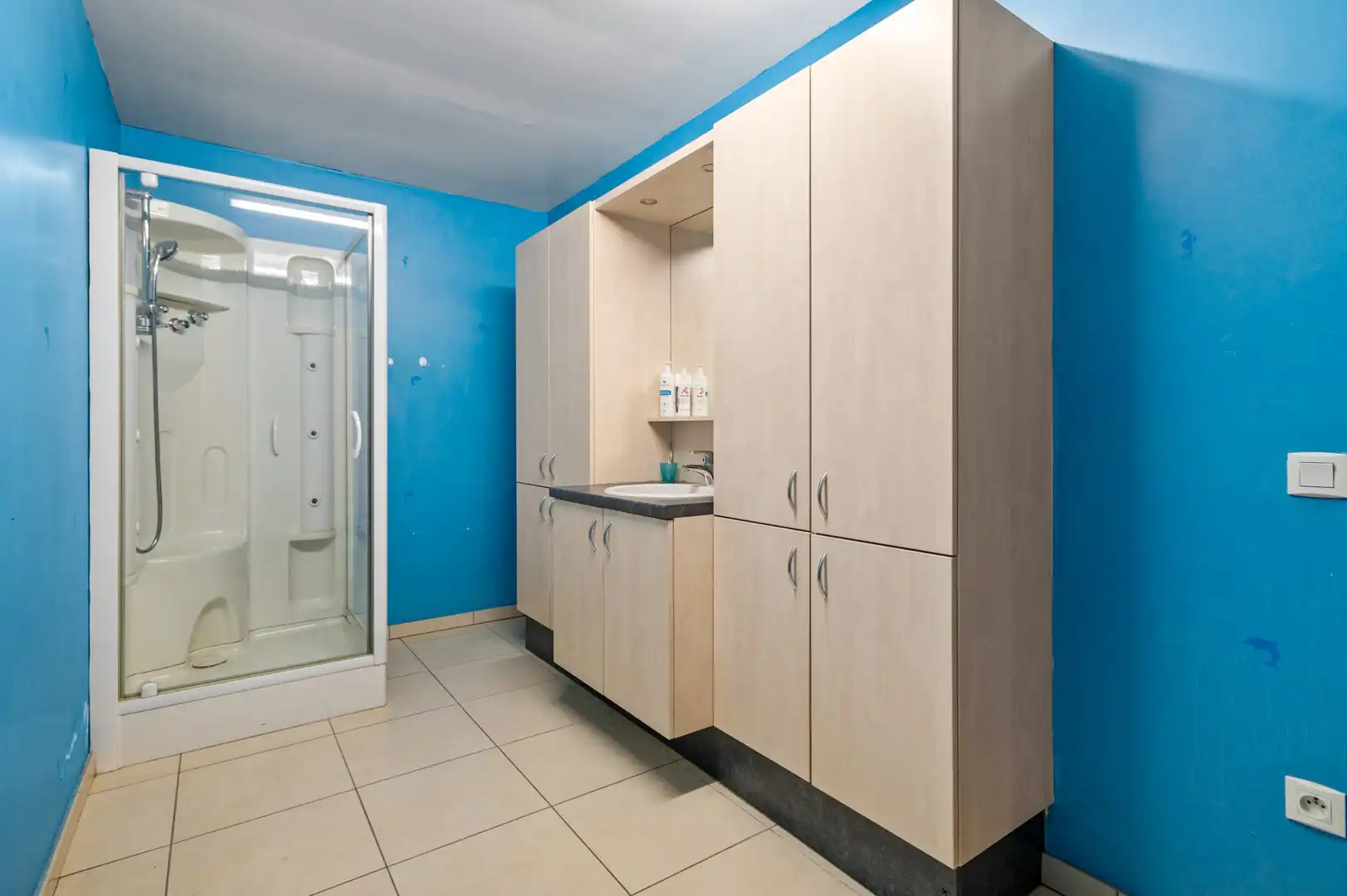 Gelijkvloers appartement in centrum Olen met 2 slpkmrs en garage! foto 12