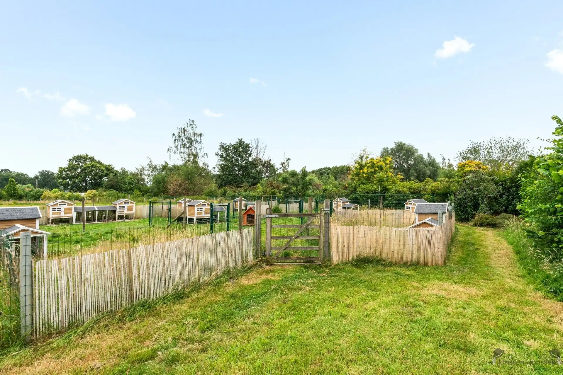 Moderne gezinswoning op een perceel van 6.940 m² met paardenaccommodatie foto 23