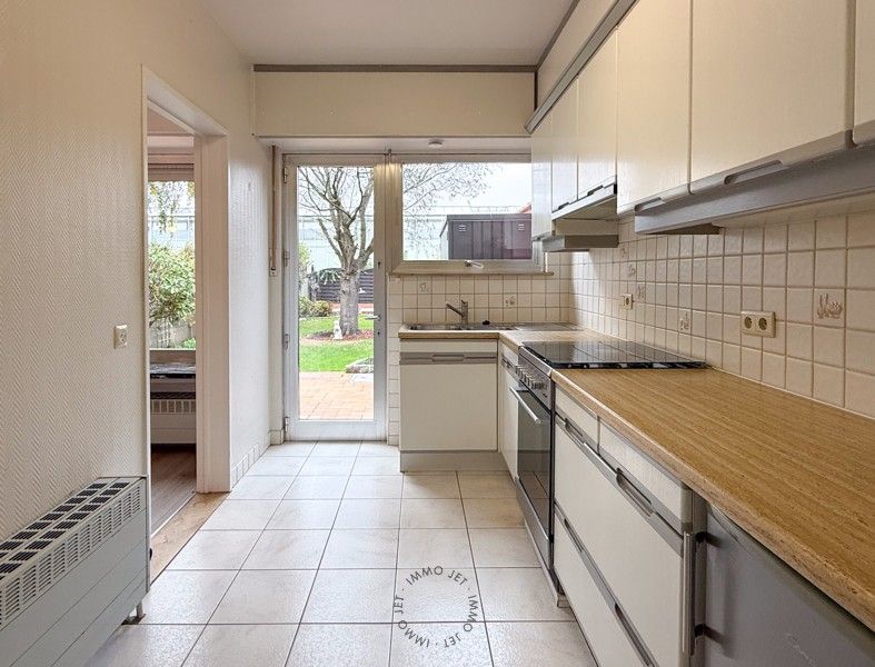 Charmante woning met 3 slaapkamers, garage en tuin op gunstige locatie in Zwijndrecht foto 11