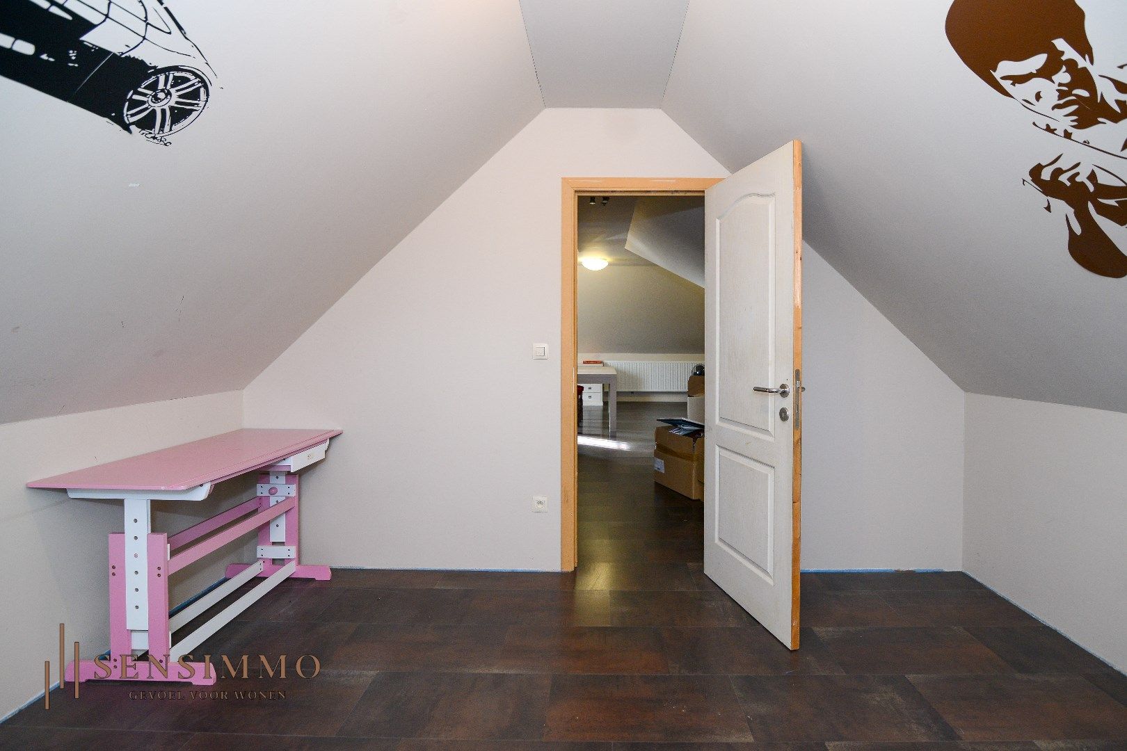 Ruime woning van 383m² bewoonbare oppervlakte met 6 slaapkamers – ideaal voor bedrijven en huisvesting van werknemers. foto 23