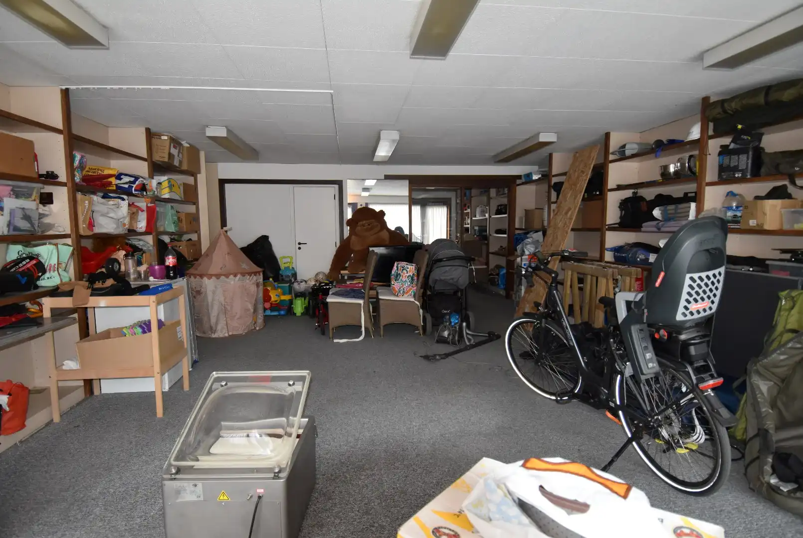 Verzorgde gezinswoning met 3 slaapkamers, tuin en polyvalente/handelsruimte te koop nabij centrum Bissegem foto 16