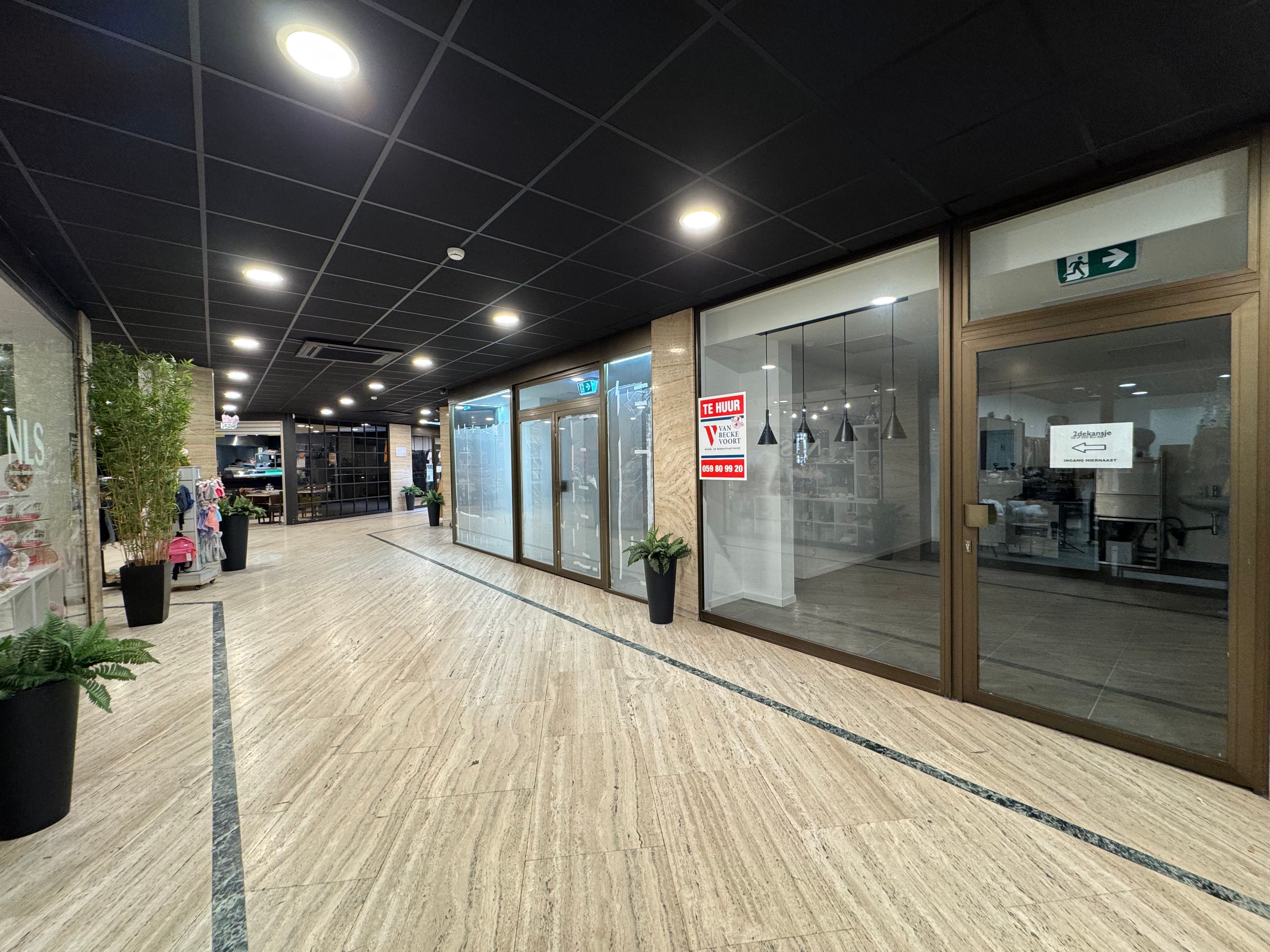 Winkel 21m² in Permeke Galerij foto 6