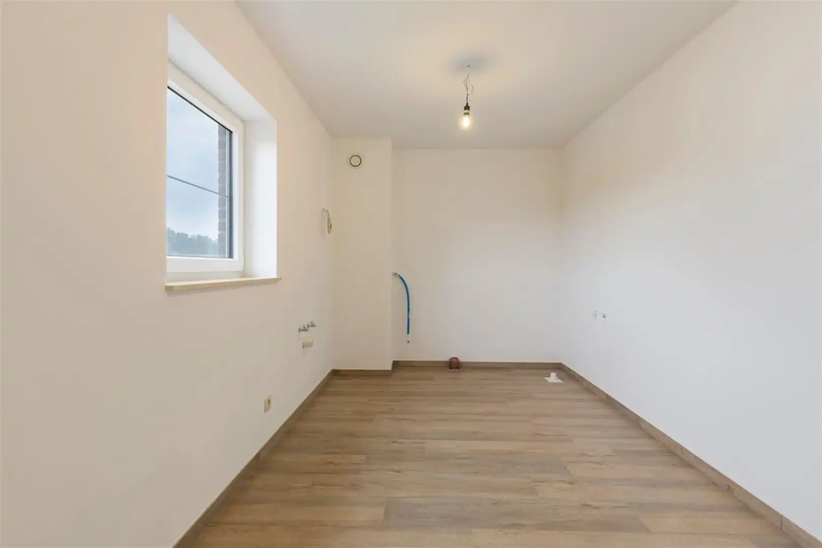 Uitzonderlijk ruime en toekomstgerichte woning met een indrukwekkende 358m² bewoonbare opp. EPC-label A. Residentiële woonwijk met winkels, scholen, horeca en andere voorzieningen vlakbij. foto 28