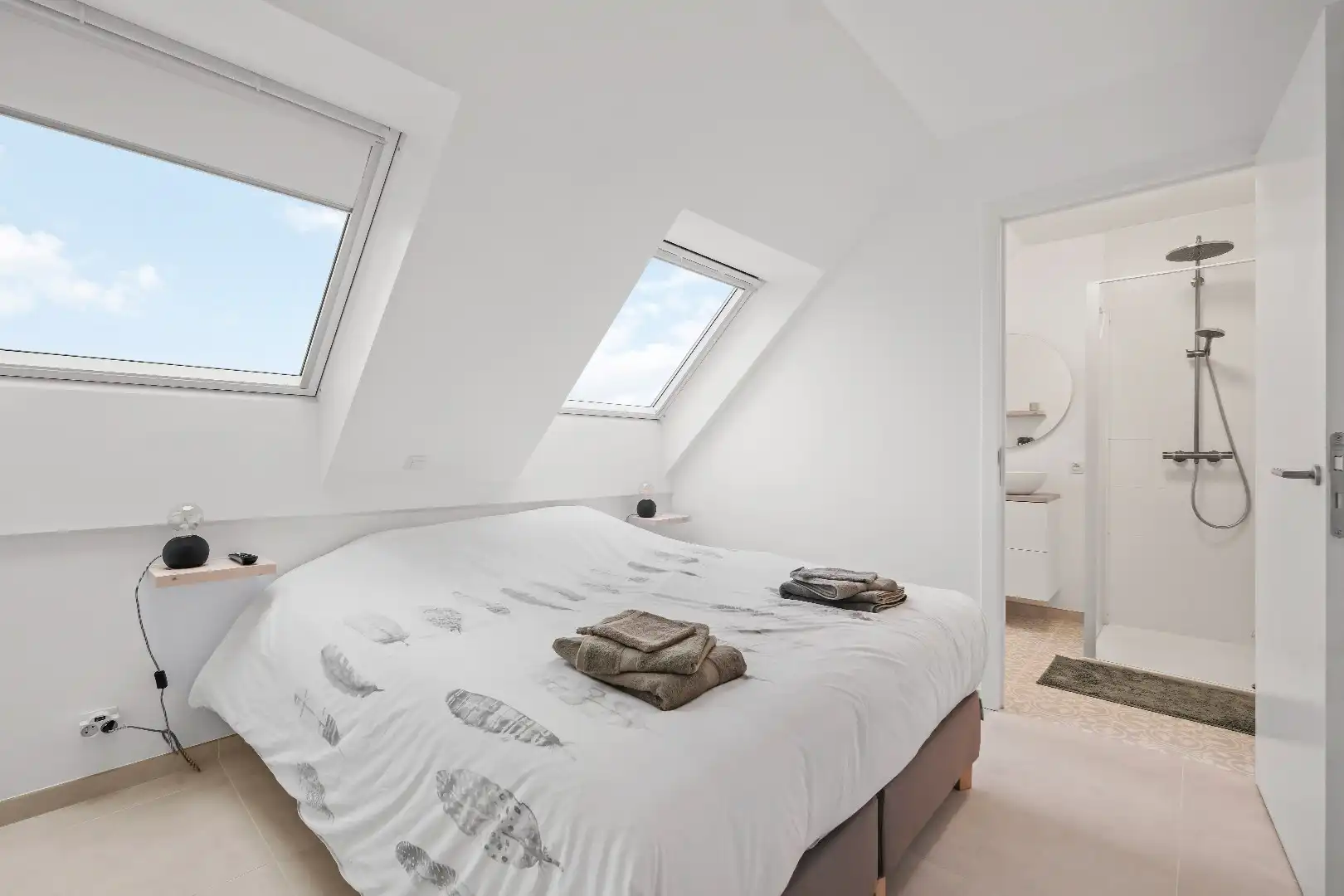 Instapklaar appartement met 2 slaapkamers en staanplaats in Ieper-centrum foto 11