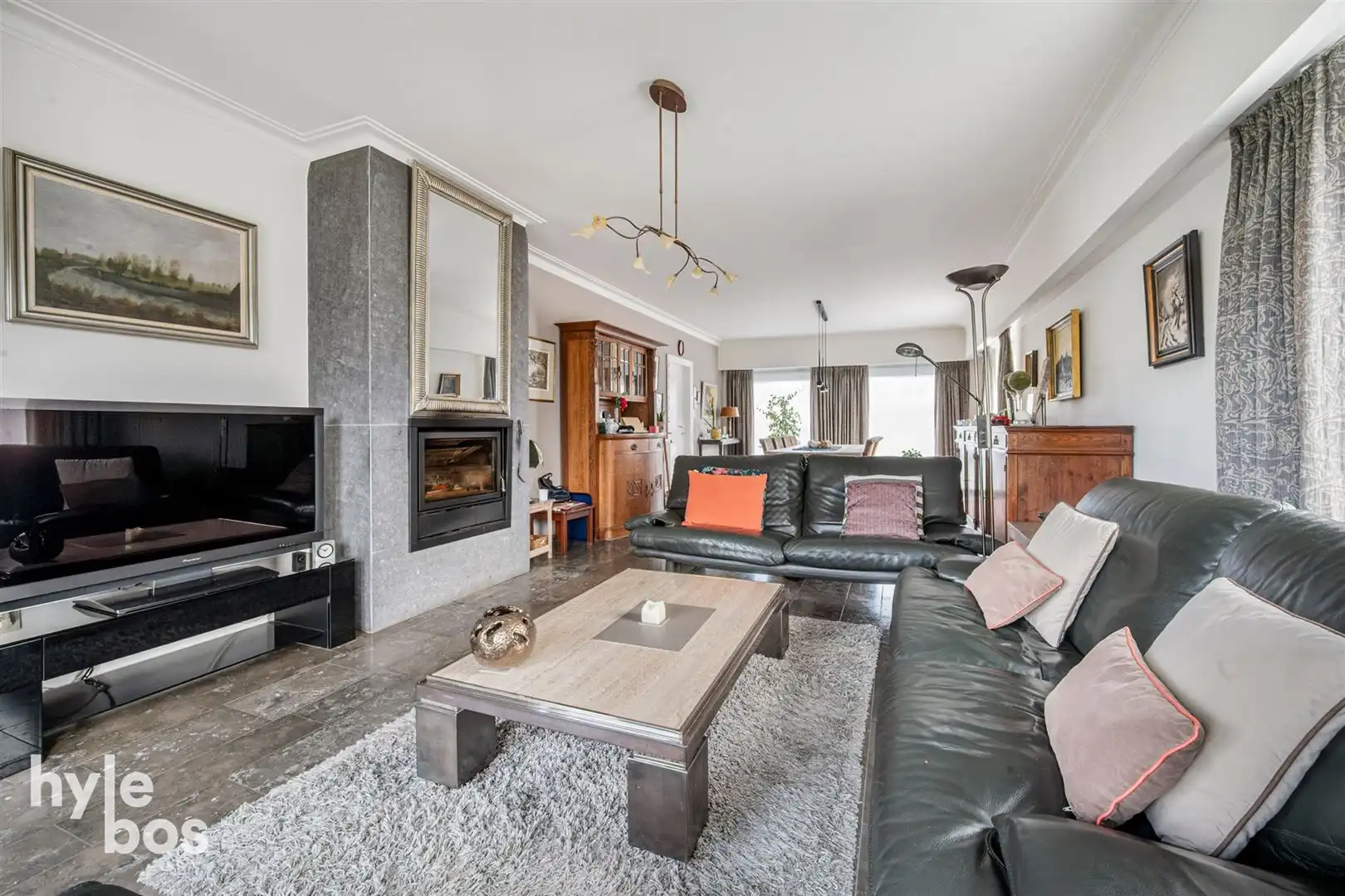 Ruime open bebouwing met 4 slaapkamers, garage en tuin in zeer rustige ligging foto 9