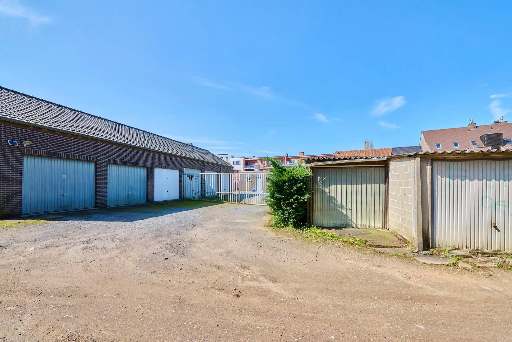 TE KOOP: appartementsblok met handelsgelijkvloers foto 17