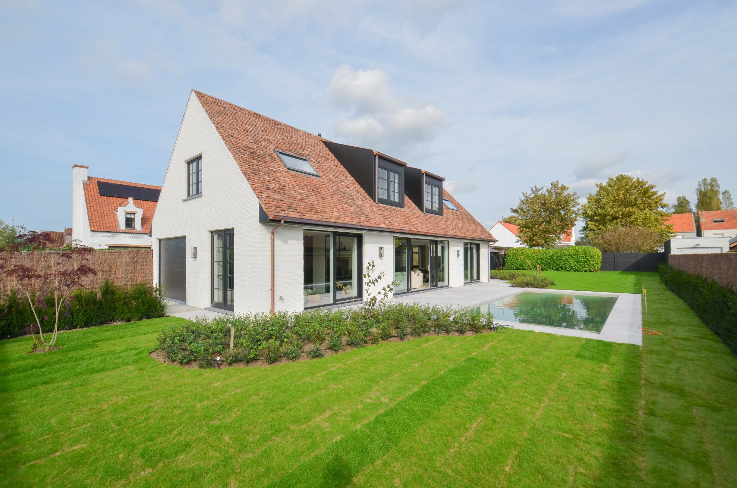 Luxueus volledig gerenoveerde villa met zonnige tuin en zwembad. foto 40