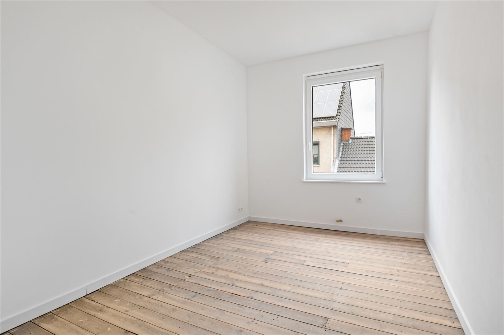 Energiezuinig gerenoveerde halfopen woning aan dorpsrand Kapellen. foto 16