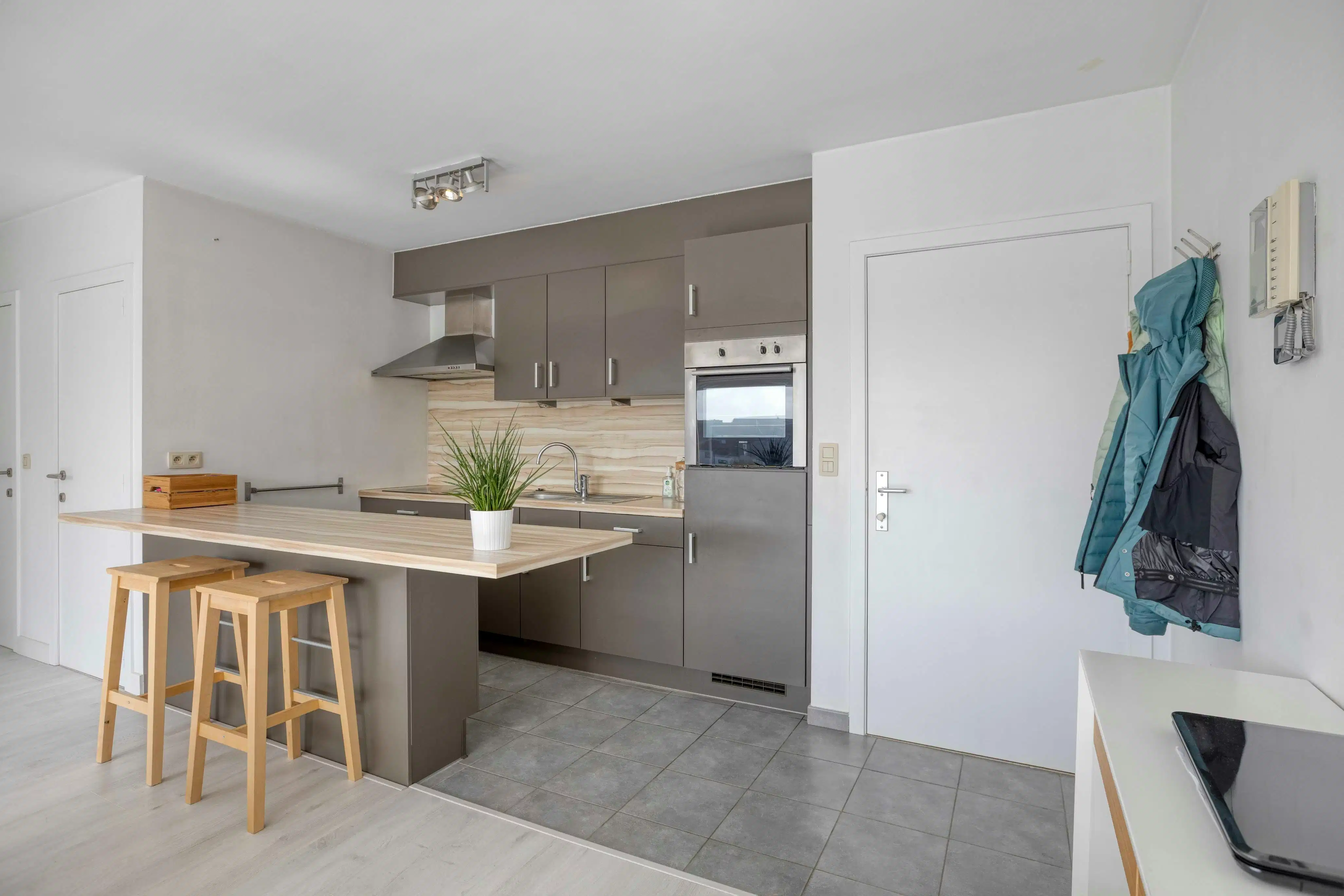Instapklaar appartement te koop te St-Andries met 1 slpk  foto 8