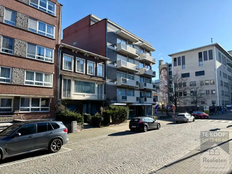 Instapkaar appartement - vlak aan het Jessa ziekenhuis foto {{pictureIndex}}