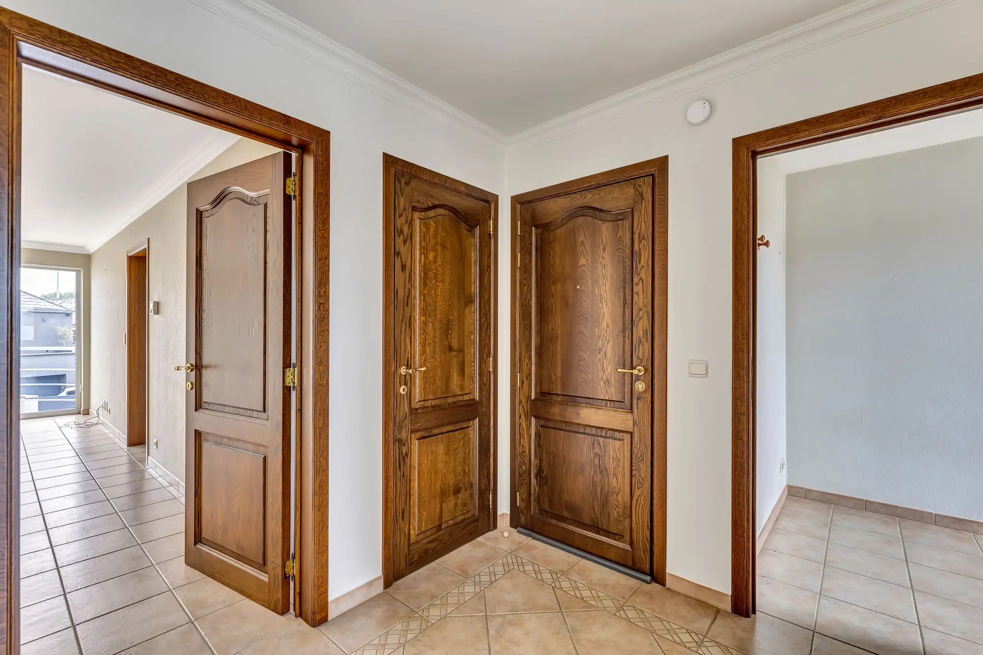 Instapklaar appartement met ruime garage foto 15