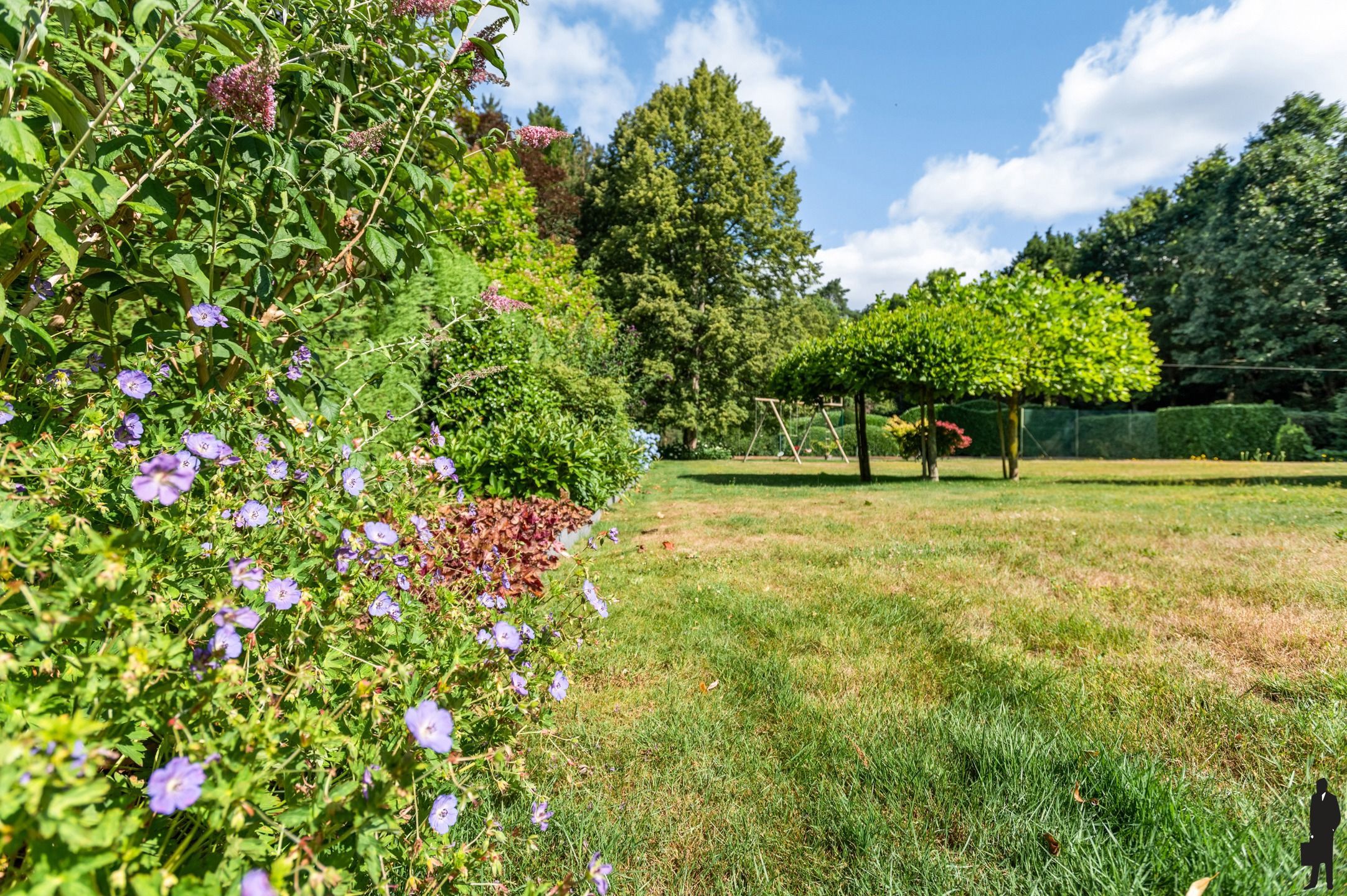 Exclusieve villa met conciërgewoning op 4.102m² foto 40