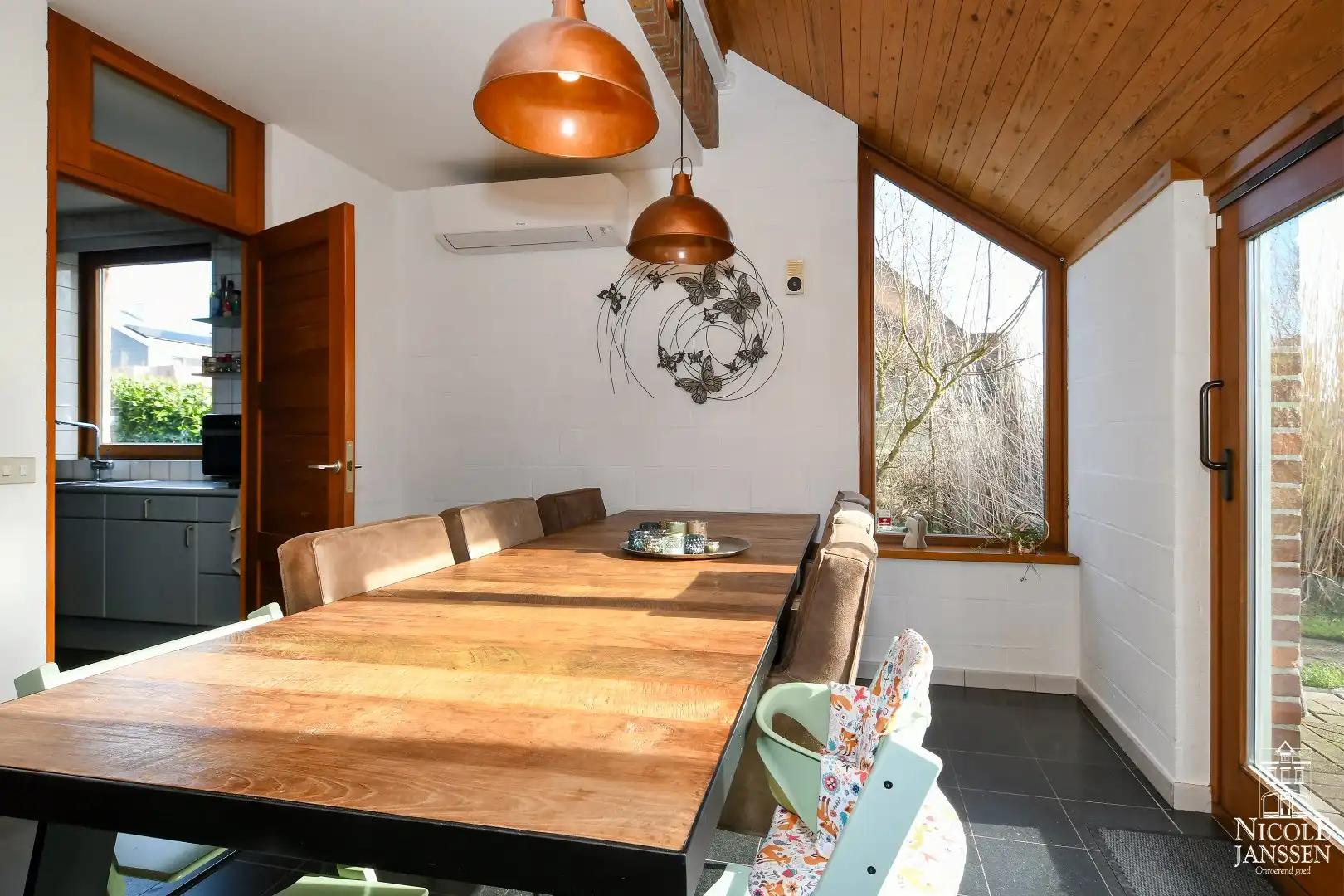 Bijzonder energiezuinige halfvrijstaande woning met diepe tuin foto 12