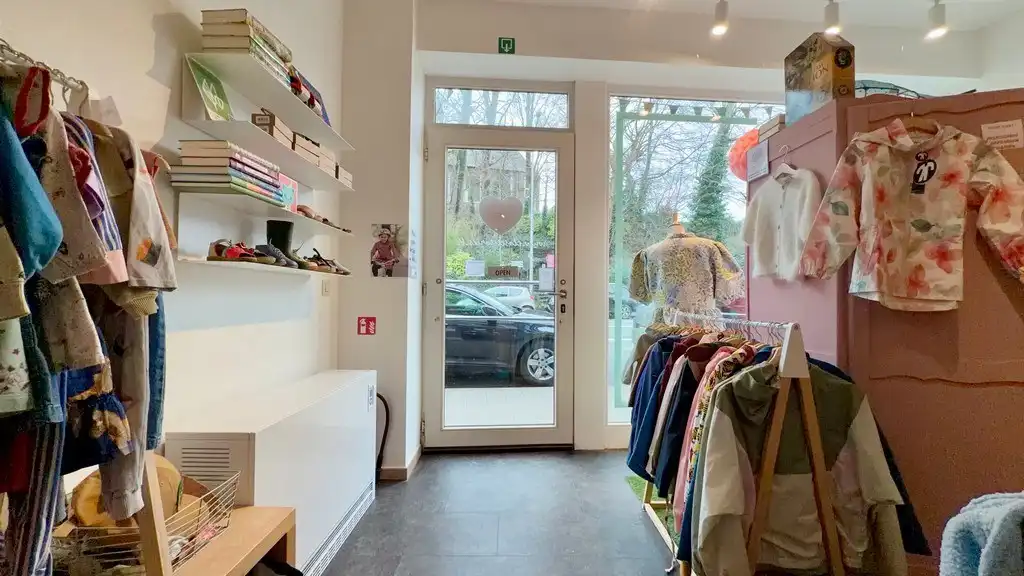 Handelsgelijkvloers te huur langs de Antwerpsesteenweg in Sint-Amandsberg (Gent) foto 8