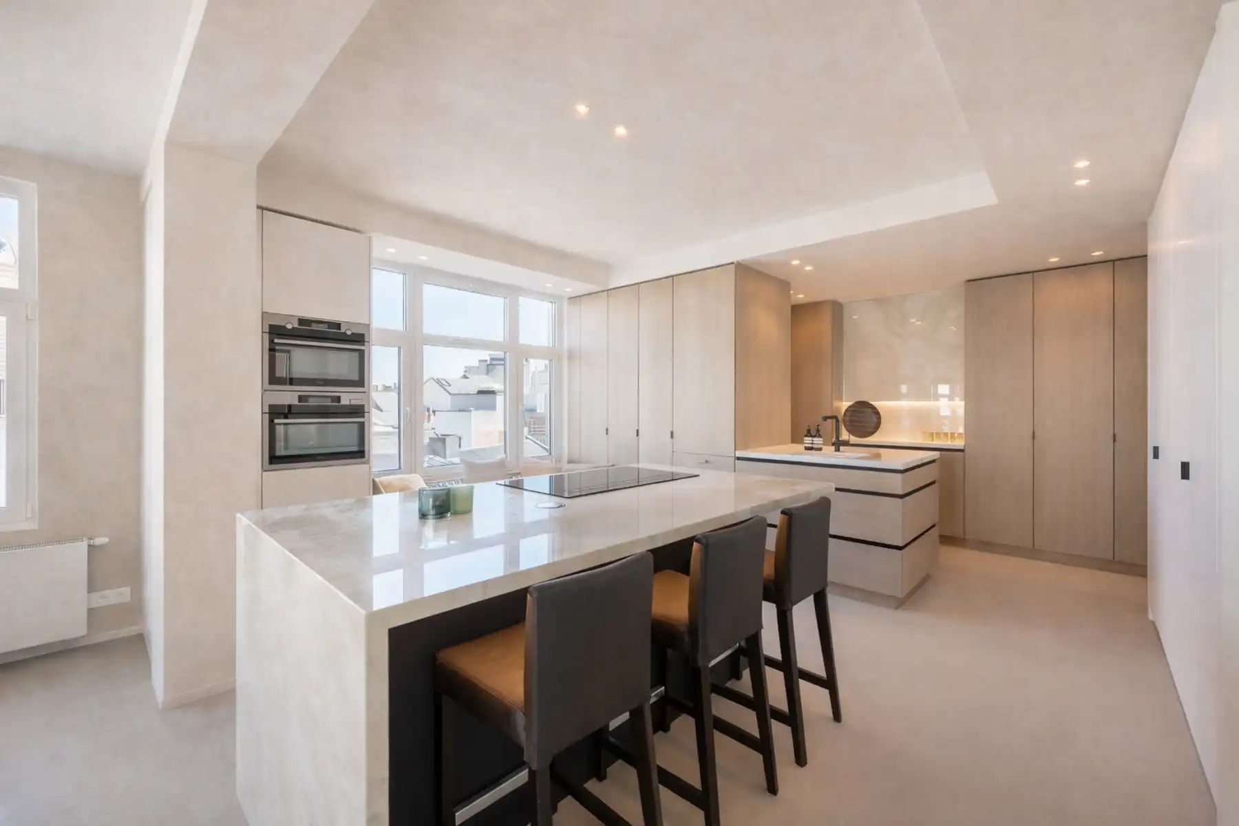 Luxueus gerenoveerd appartement in befaamde Meirbuilding foto 7