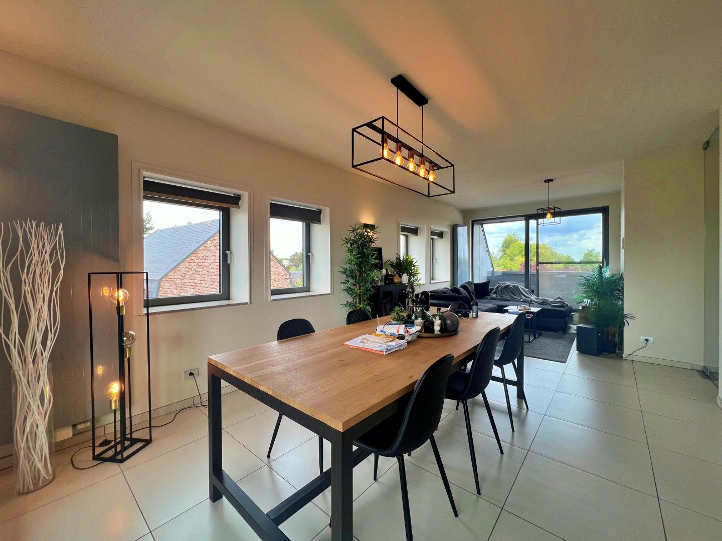 Lichtrijk 2-slaapkamer appartement met garage en 2 terrassen foto 4
