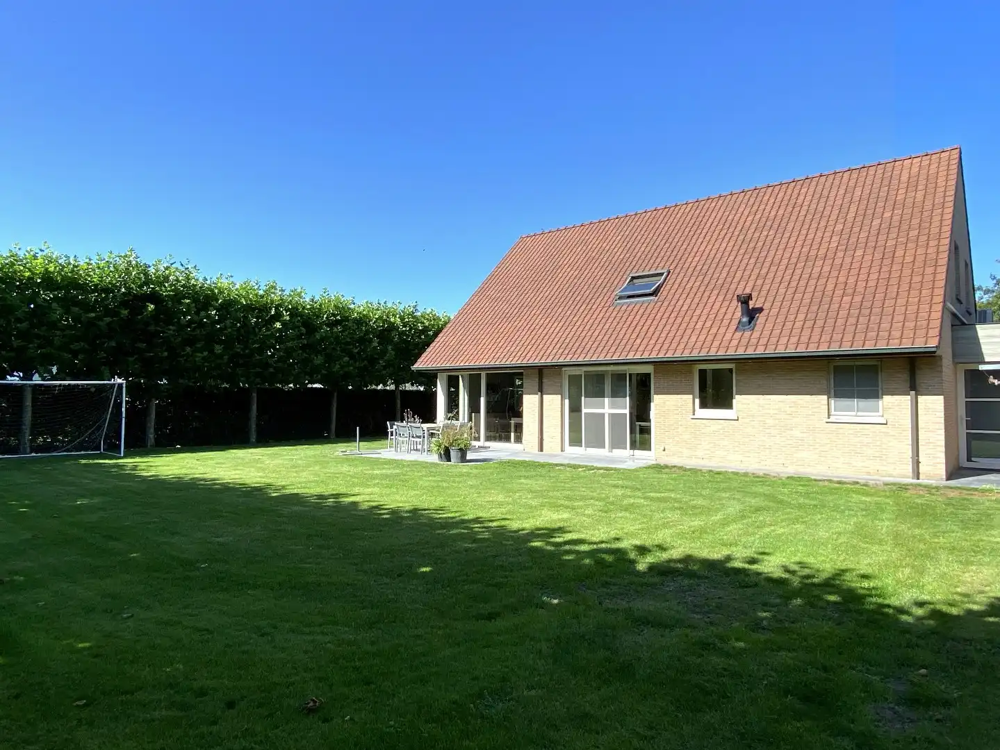BEDRIJFSWONING/CONCIËRGEWONING MET 4 SLPKS EN TUIN foto 16