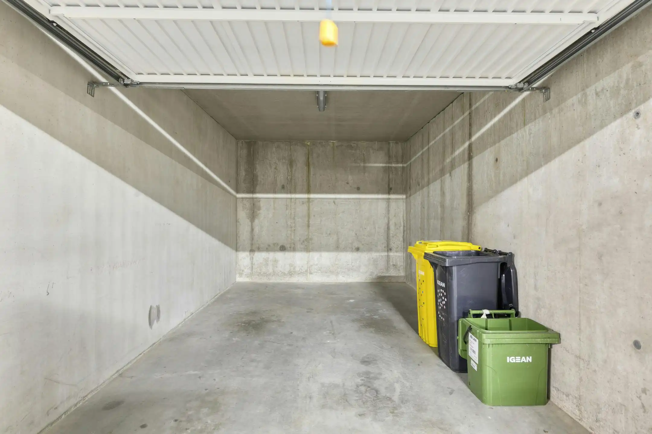 Appartement met 2 slaapkamers, terras en garage te koop in Edegem foto 15