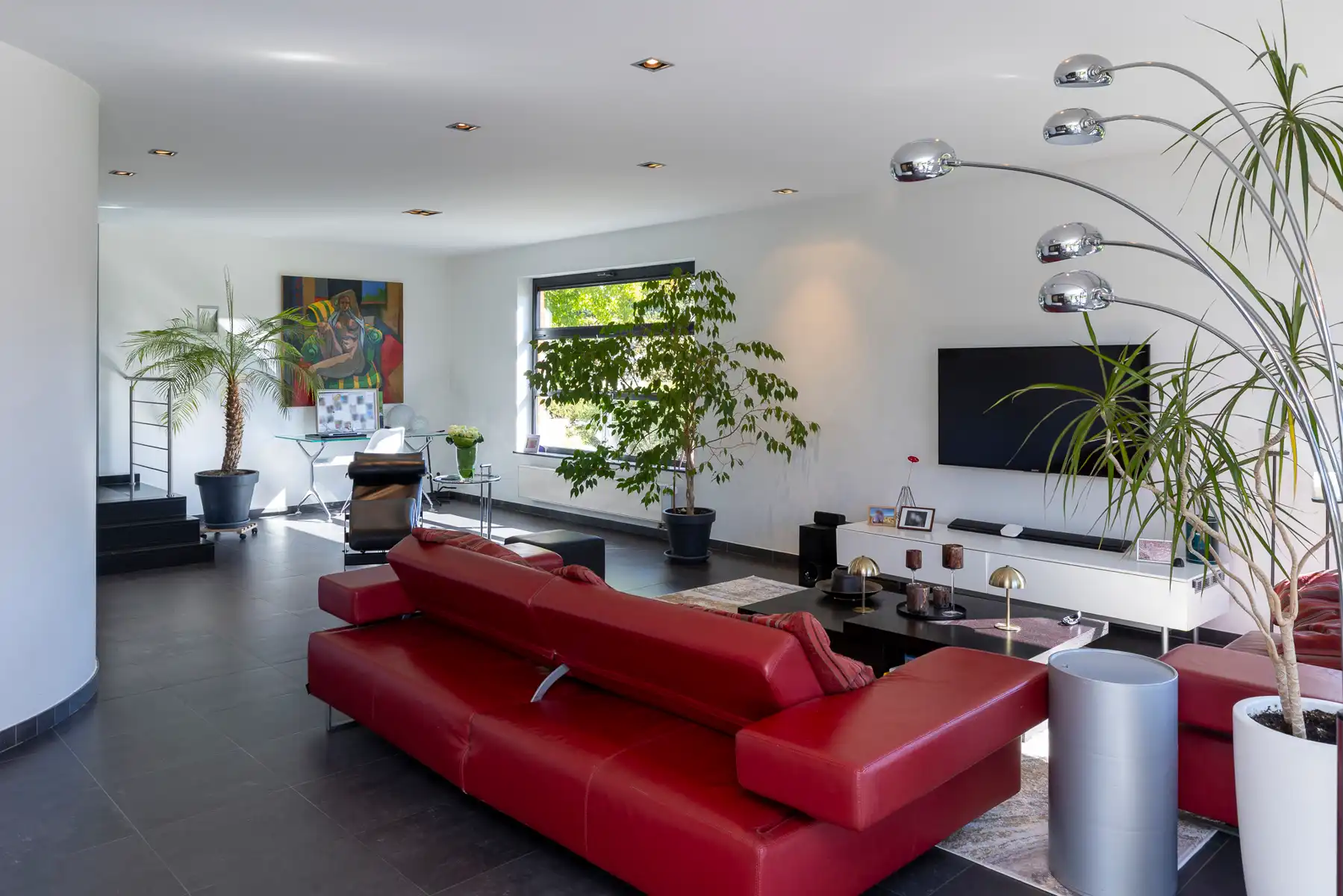 Stijlvolle villa met 5 slpks, bureau en dubbele garage foto 3