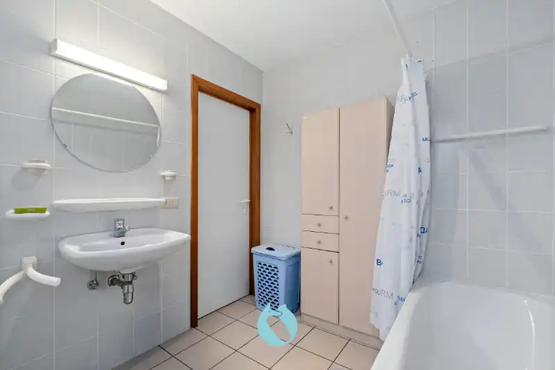 Appartement met 2 slpks, terras en garage foto 6