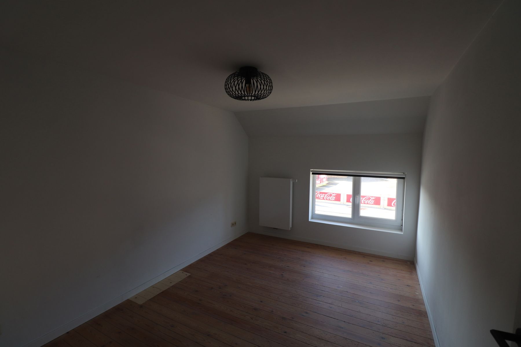 Een gerenoveerde woning met 3 slaapkamers en tuin.  foto 11
