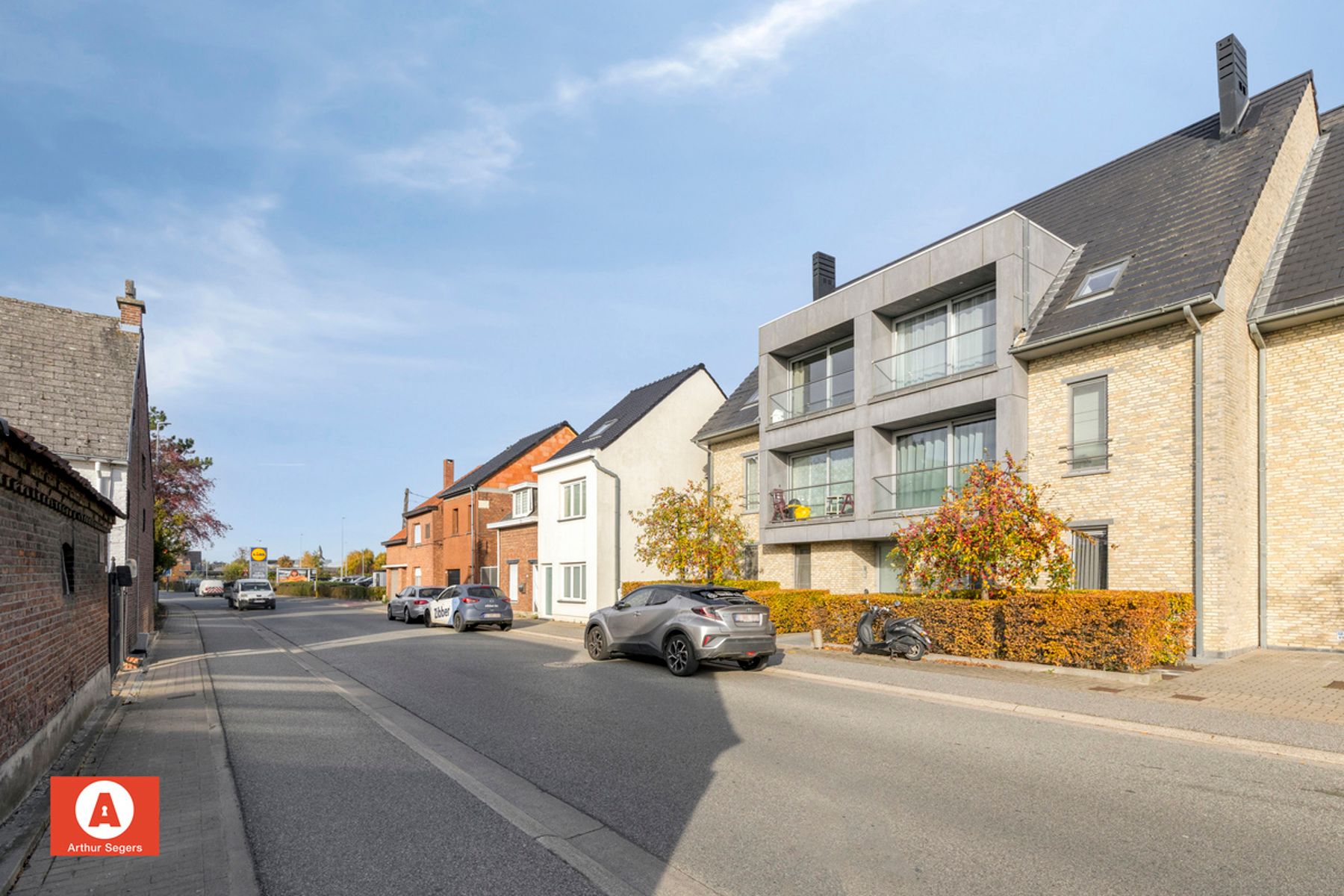 Recent Gelijkvloers appartement met tuin en parkeerplaats. foto 3