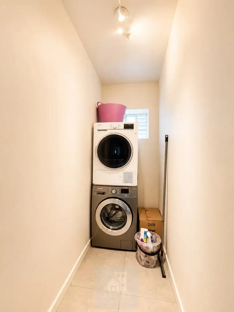 Gerenoveerd 2-slaapkamerappartement met garagebox in Wondelgem foto 10