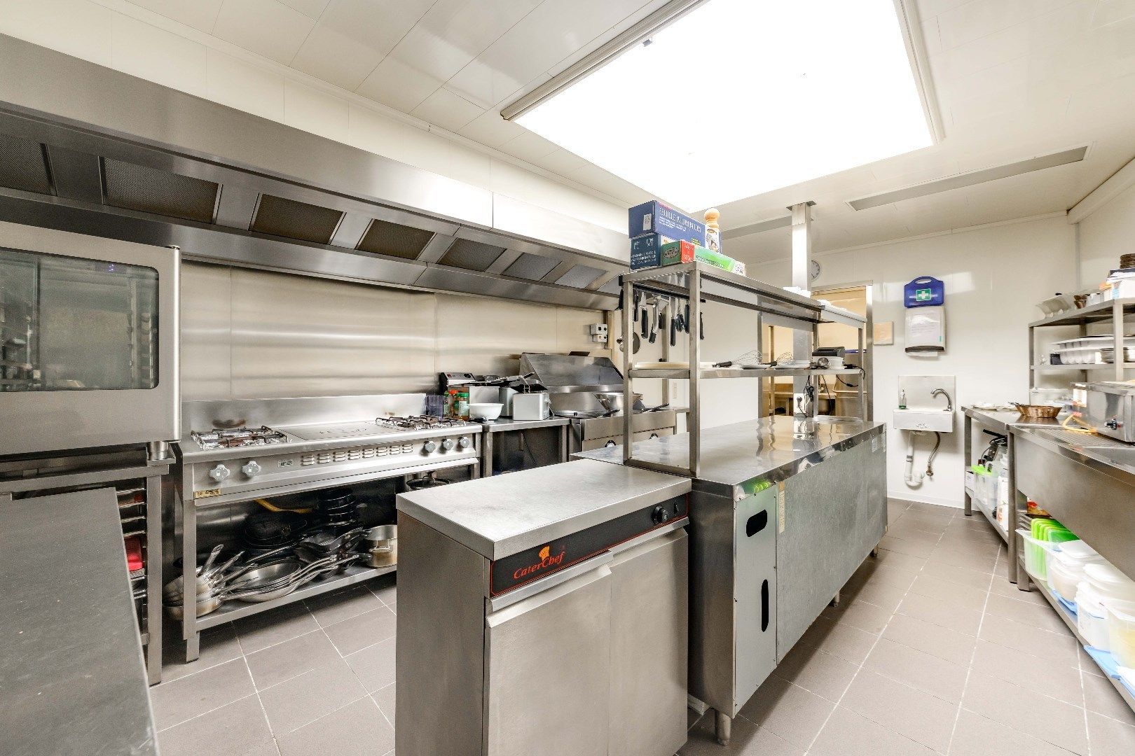 INSTAPKLAAR HANDELSHUIS (2009) OP GUNSTIGE LOCATIE!!!  foto 20